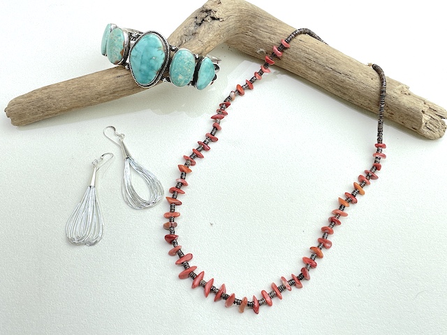 ナバホ　04-0184　ヴァレリー・ジョンソン作　レッド・スパイニーオイスター・ネックレス　全長460mm