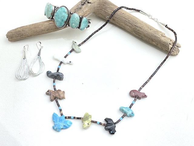 ナバホ　04-0187　マリー・リビングストン作　フェティッシュ・ネックレス　全長680mm