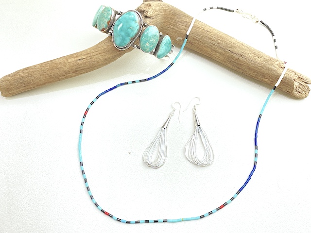 サントドミンゴ　34-0350-A　デルファニータ・カラバザ作　ウルトラマイクロHeishi（ヒシ＝ビーズ）ネックレス　全長630mm