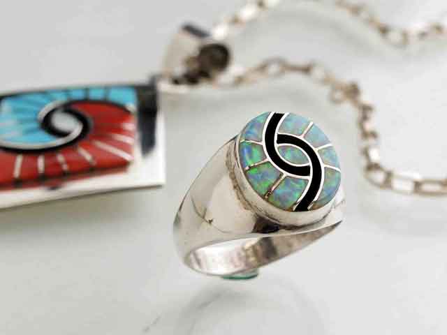 ズニ　11-0002　エイミー・ワイスレー作　チャネルインレイ・リング　人造オパール　22号