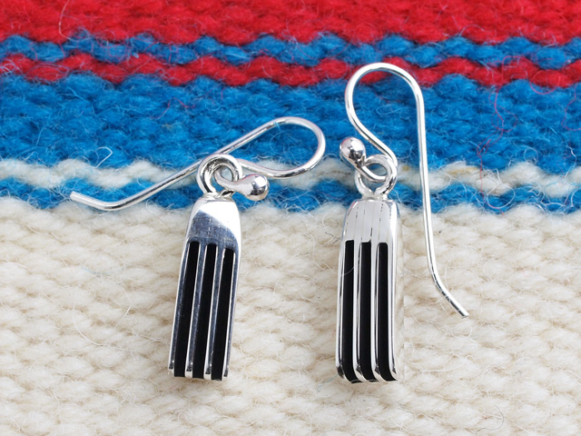 ナバホ　05-0018　Francis Jones フランシスジョーンズ作　エッジプレート　ダングル・イアリング（2個セット）