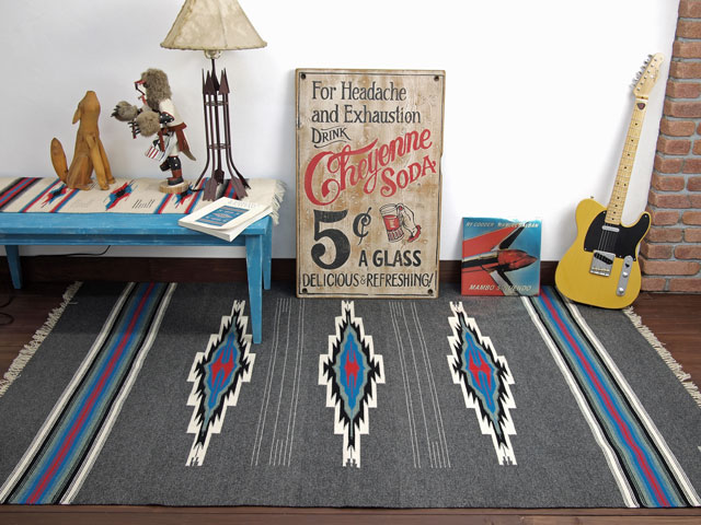 Ortega's オルテガ　セリーナ・セラーノ作　手織リチマヨブランケット　845484-012　135x210cm　ダークグレー　