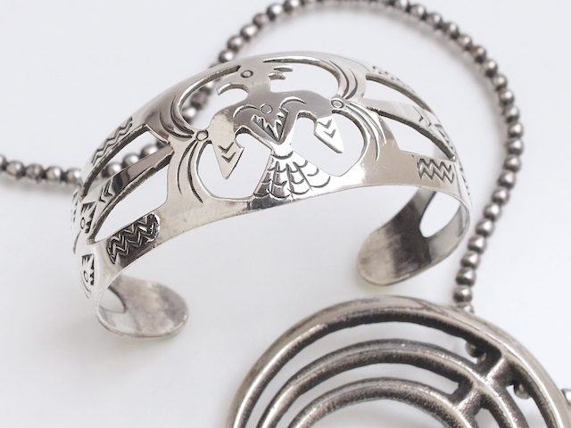 【1970年代後半製ビンテージ】 Fred Harvey（フレッド・ハーヴィー）復刻デザイン 02-0479 サンダーバード　スケルトンブレスレット