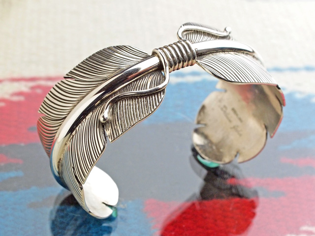 ナバホ　02-0452　DELVIN JOHN作　ダブル・イーグルフェザー・ブレスレット　26mm幅