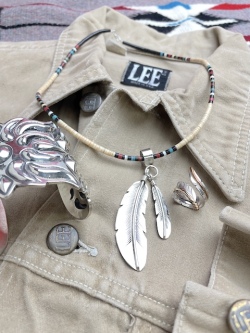 ナバホ　03-0725　ジョー・メイス作　ダブル・イーグルフェザー・ペンダント