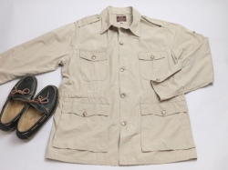 【 Pre LANDS’ END時代 1980年代アメリカ製 赤ラベル ビンテージ 】　Willis & Geiger / エディーバウアー　WG-J004　ヘミングウェイ・ブッシュ・ジャケット（HEMINGWAY BUSH JACKET）　サイズ44　タン