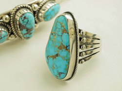 ナバホ　01-0209　ヴァーディー・ジェイク作　タイロン・ターコイズ（ナチュラル）　リング　17号