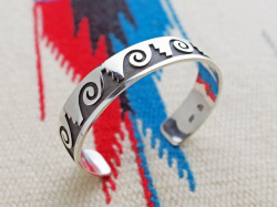 ホピ　22-0244　グリセルダ・スフキー（Griselda Saufkie）作　ウォーターシンボル　オーバーレイ・ブレスレット