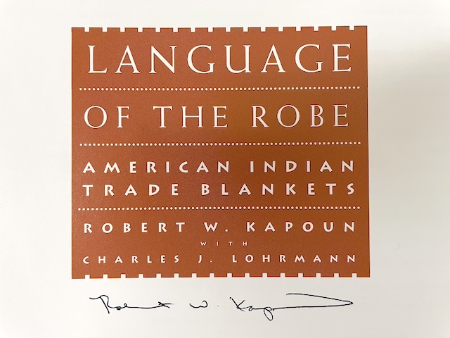 絶版 著者の直筆サイン入 新古洋書】BO-008 LANGUAGE OF THE ROBE  