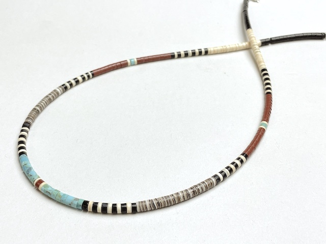 【4ｍｍ】キングマン ターコイズ ヒシネックレス /サントドミンゴ　ナバホ 4mm】キングマン ターコイズ ヒシネックレス /サントドミンゴ ナバホ