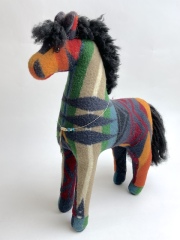 タオス・マウンテン・テディ　キャスリン・ノウルズ作　TMT-010　ビンテージ・インディアン・トレードブランケット・ポニー