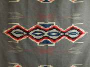 ビンテージ・チマヨブランケット　1940年代 Maisel's Indian Trading Post製 VCB-005　128x201cm　チャコールグレー　『グレーワープ』　※動画あり