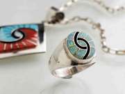 ズニ　11-0002　エイミー・ワイスレー作　チャネルインレイ・リング　人造オパール　22号