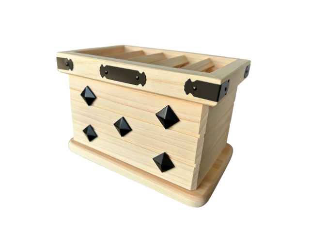 貯金箱　黒金具桧（三重）２型