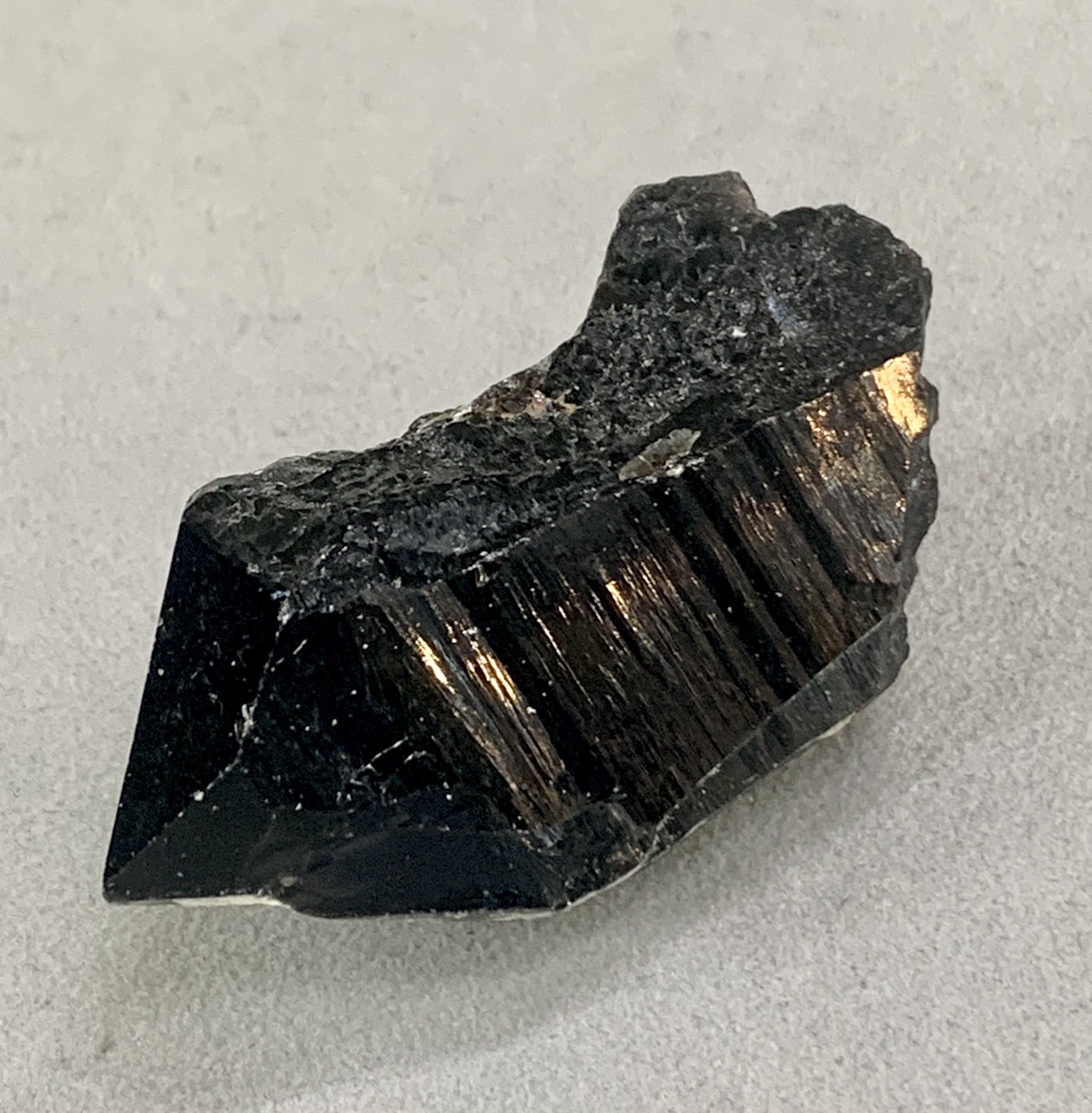 モリオン原石 黒水晶 69g きれいな天然石 クリスタル