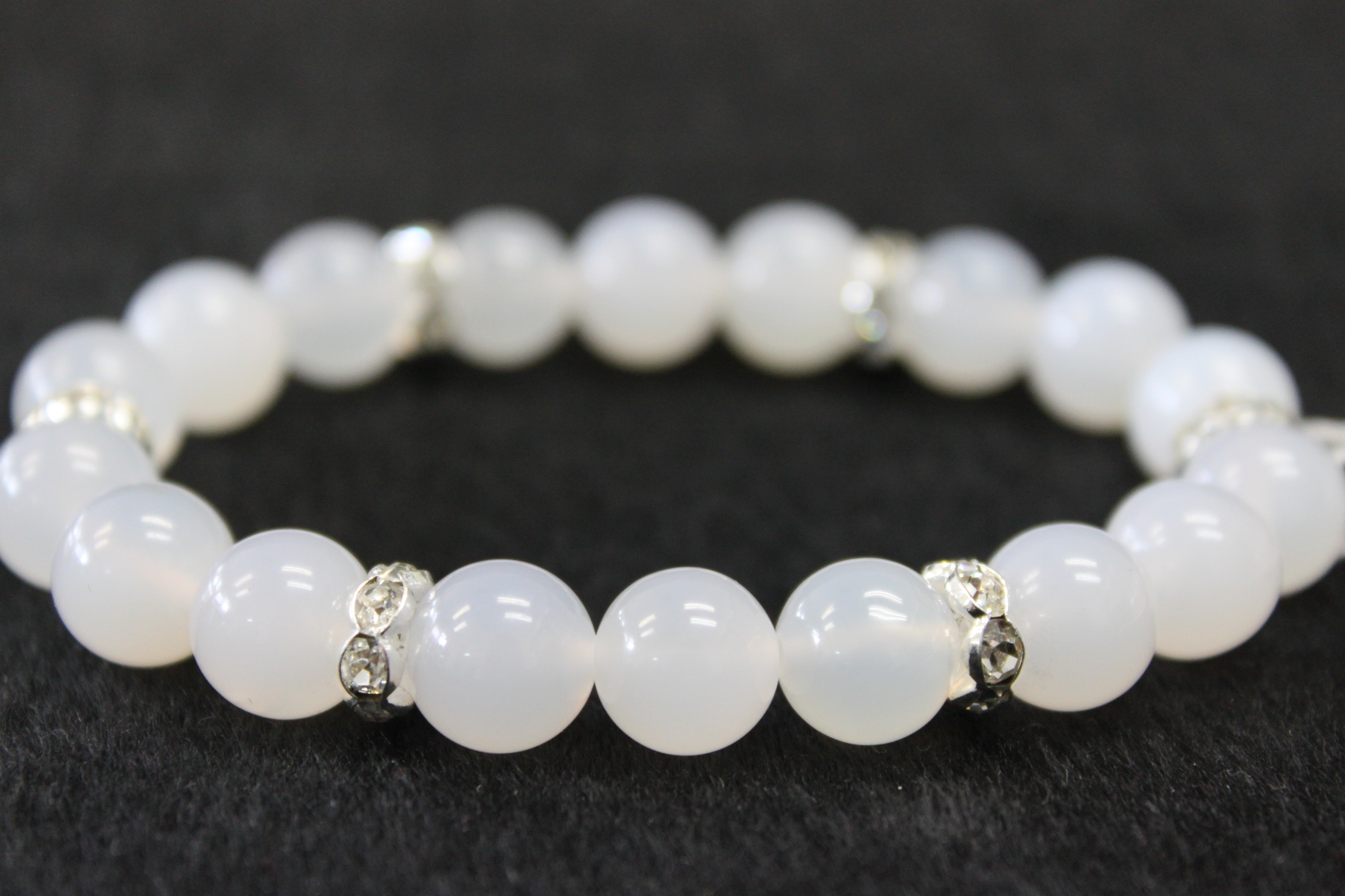 ホワイトカルセドニー　１０ミリ　