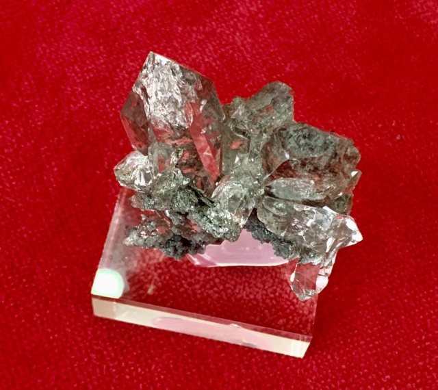 最高級マニハール水晶 台付き112g (ヒマラヤ水晶)