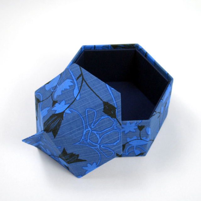 六角アートボックス　シニケロ