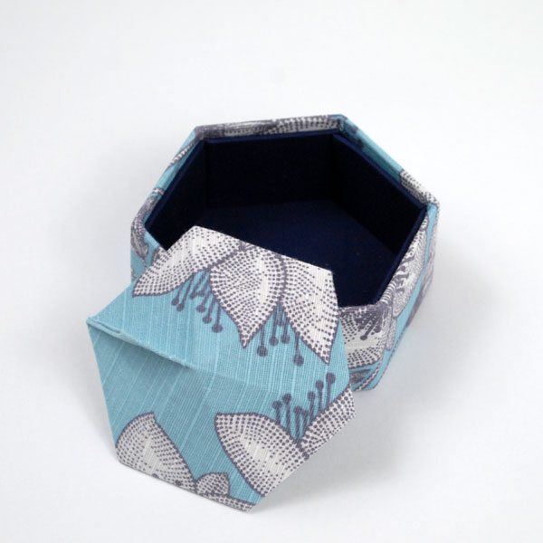 六角アートボックス　ラウハ