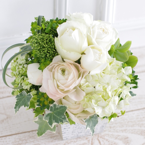 【生花】　アレンジメント（消費税・送料込み　￥6500）　FA50096