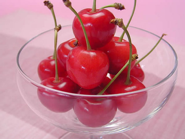 山形 東根 伊藤農園 さくらんぼ 佐藤錦 パック詰め 1kg 【送料無料