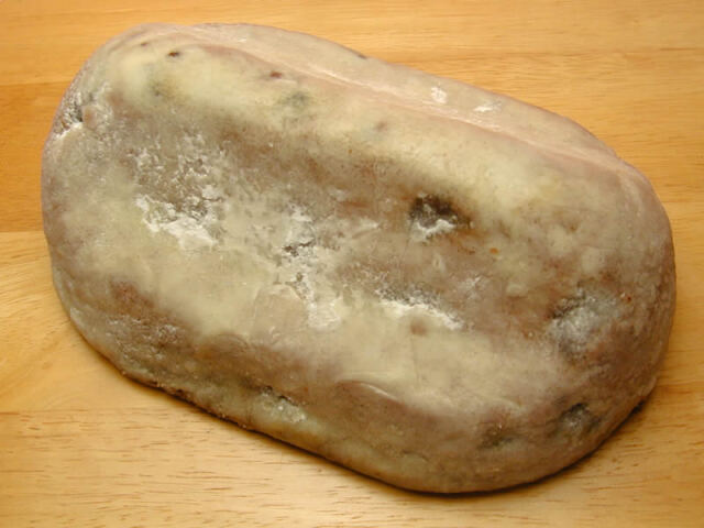 ２０２１年グリムスハイム・メルヘンのクリスマスケーキドイツ菓子シュトレン（シュトーレン）