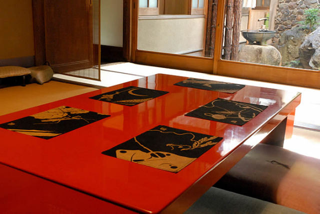 京都西陣渡文　伊藤若冲　黒と金の世界