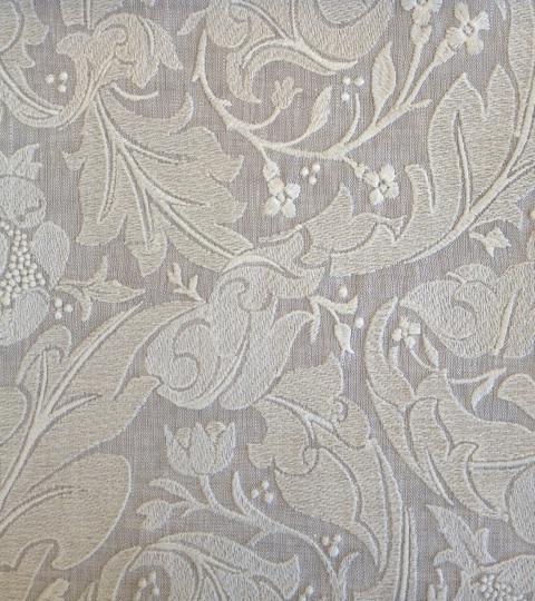 Pure Bachelors Button Embroidery236616  135cmx1M以上10ｃｍ単位でカット販売(海外取寄せ)