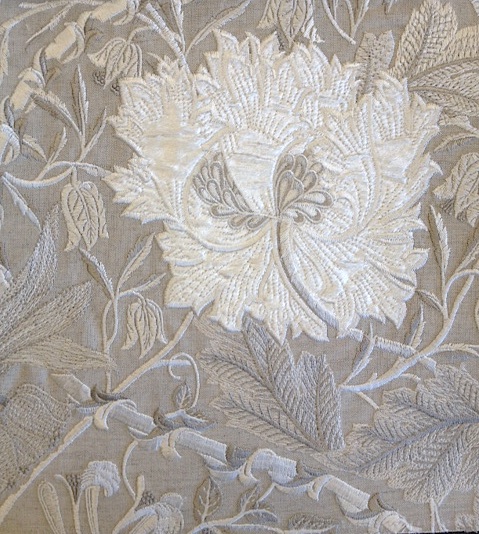 Pure Honeysuckle & Tulip Embroidery236633 129cmx1M以上10ｃｍ単位でカット販売(海外取寄せ)