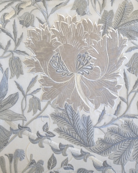 Pure Honeysuckle & Tulip Embroidery236650 129cmx1M以上10ｃｍ単位でカット販売(海外取寄せ)