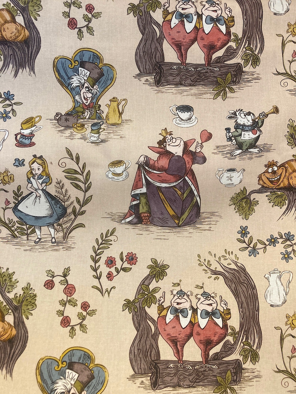 Alice in wonderland227164（海外取り寄せ） 138cmx50cm単位でカット