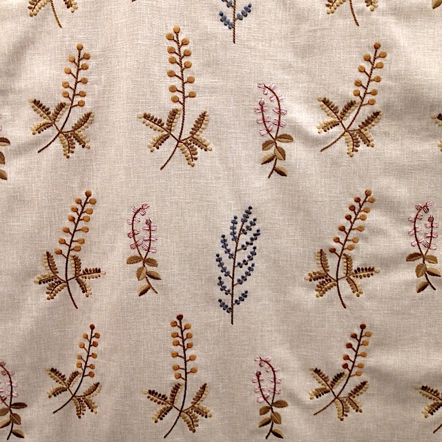 英国サンダーソン社”Bilberry 236423 127cmx1M以上10ｃｍ単位でカット販売(海外取寄せ)