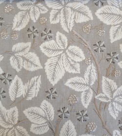 Pure Bramble Embroidery236622 134cmx1M以上10ｃｍ単位でカット販売(海外取寄せ)