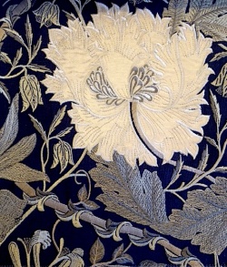 Pure Honeysuckle & Tulip Embroidery236632 129cmx1M以上10ｃｍ単位でカット販売(海外取寄せ)
