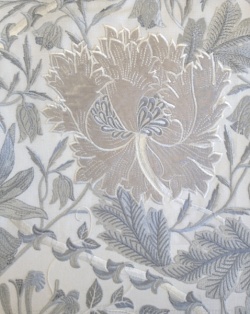 Pure Honeysuckle & Tulip Embroidery236650 129cmx1M以上10ｃｍ単位でカット販売(海外取寄せ)