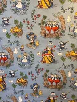 Alice in wonderland227167（海外取り寄せ） 138cmx50cm単位でカット