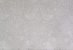 *海外取り寄せ Strawberry Thief Embroidery236072(白) 130cmx50cm 会員登録+２枚以上でさらに5%OFF!＊只今国内限定在庫あり！５日以内にお届けも可！