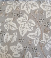 Pure Bramble Embroidery236622 134cmx1M以上10ｃｍ単位でカット販売(海外取寄せ)