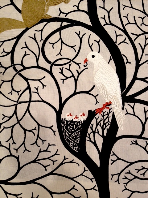 Squirrel and dove embroidery301 143cmx60cmカットクロス(海外取寄せ)　会員登録+２枚以上でさらに5%OFF!