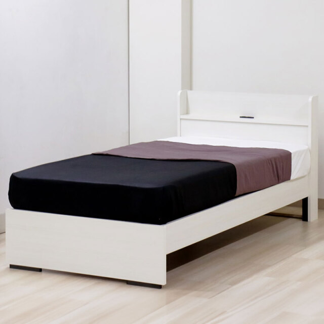 日本製 組立簡単！棚・コンセント付 収納付きベッド クラシックホワイト