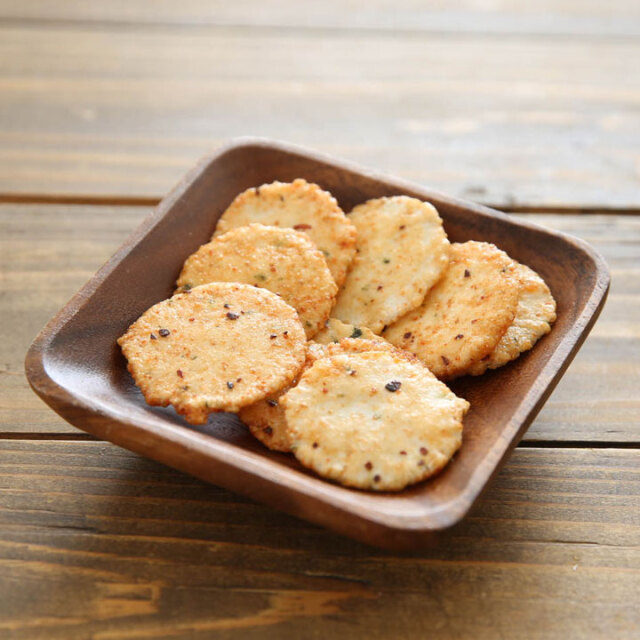 ラー油せんべい