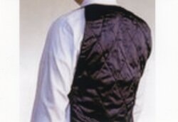 寒さ助っ人「真綿背中ベスト」