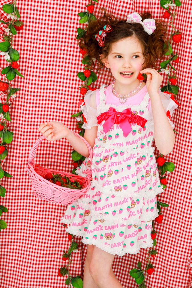 アースマジック EARTHMAGIC イチゴマフィー総柄 ティアードワンピース キャミワンピース 2021春夏