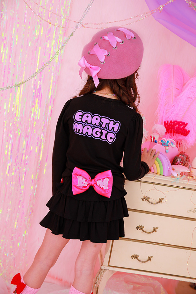 アースマジック EARTHMAGIC ハートカットワークティアードスカート インナーパンツ付 ぷっくりリボン 2021秋冬 クロ アカ