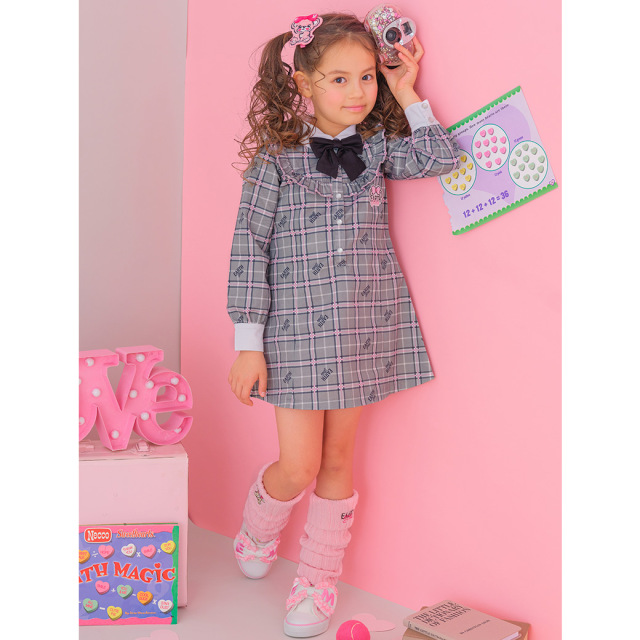 アースマジック EARTHMAGIC チェック柄フリルヨーク長袖ワンピース グレー ペールピンク マフィー 2023秋冬