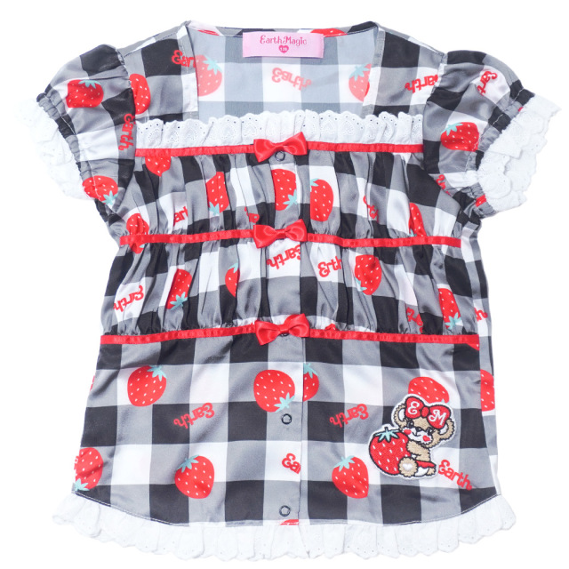 アースマジック EARTHMAGIC ギンガムチェックストロベリー柄ブラウス マフィー クロ ラベンダー 半袖 2024春