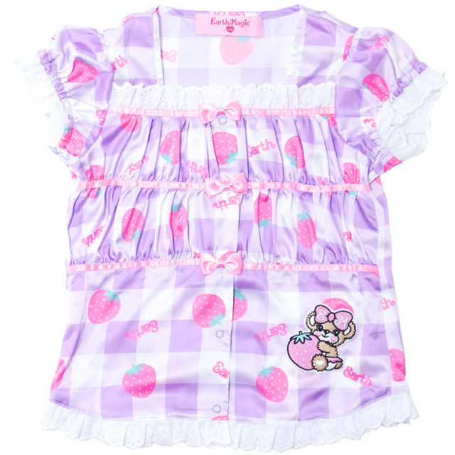 アースマジック EARTHMAGIC ギンガムチェックストロベリー柄ブラウス マフィー クロ ラベンダー 半袖 2024春