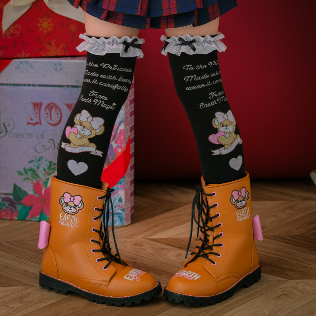 日本製 EARTHMAGIC アースマジック マフィーメッセージロゴオーバーニーソックス