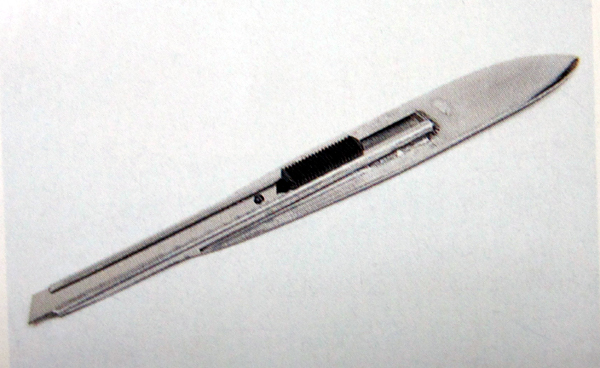 ヘラ付カッター