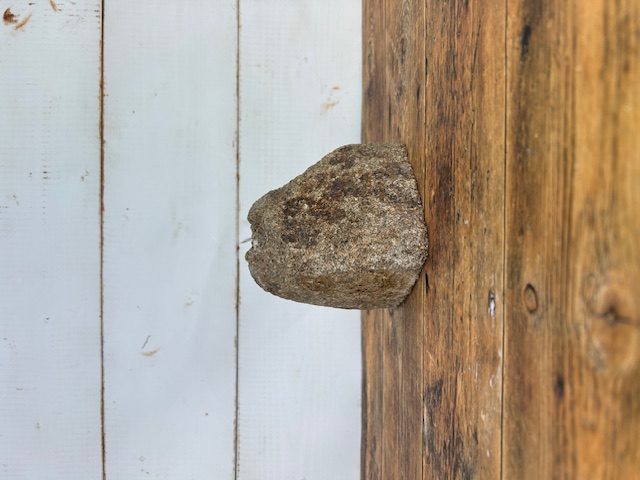 庵治石　花器11る